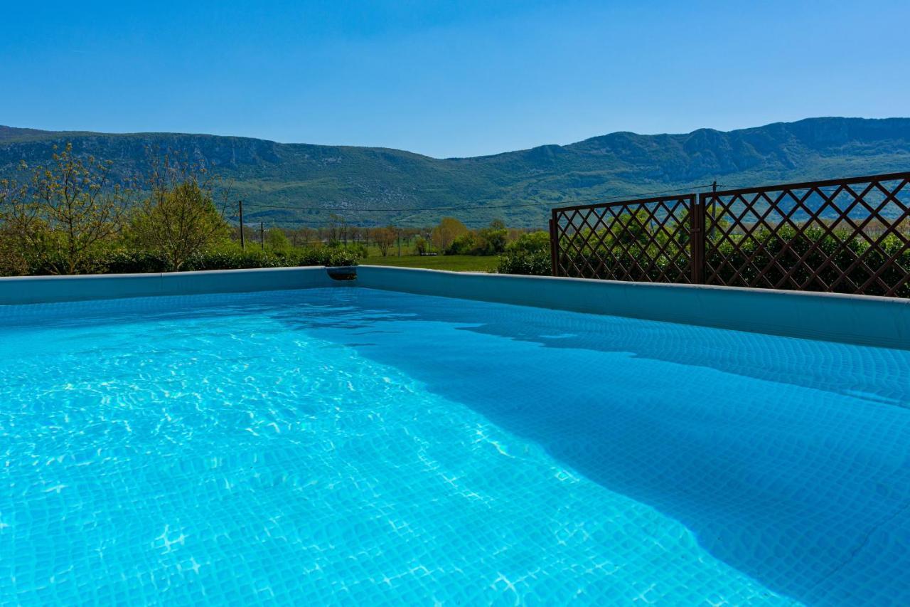 Family Friendly Apartments With A Swimming Pool Cepic, Central Istria - Sredisnja Istra - 11636 Zatka Cepic Zewnętrze zdjęcie