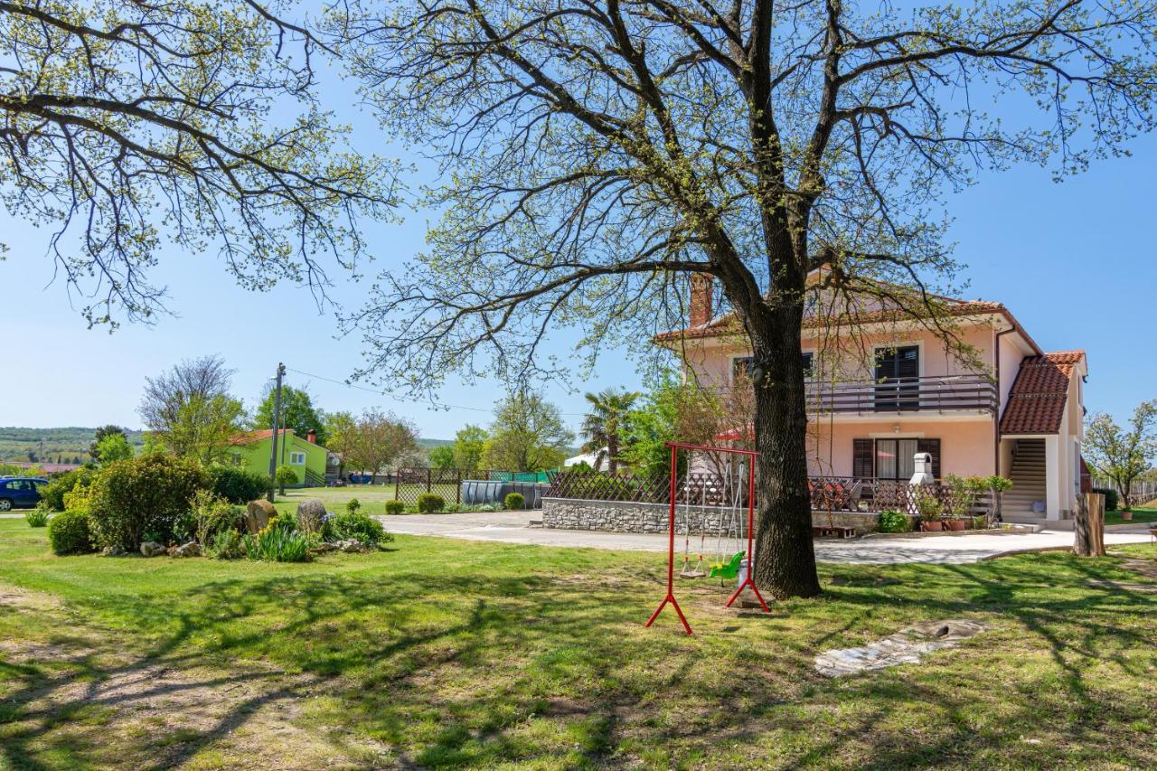 Family Friendly Apartments With A Swimming Pool Cepic, Central Istria - Sredisnja Istra - 11636 Zatka Cepic Zewnętrze zdjęcie